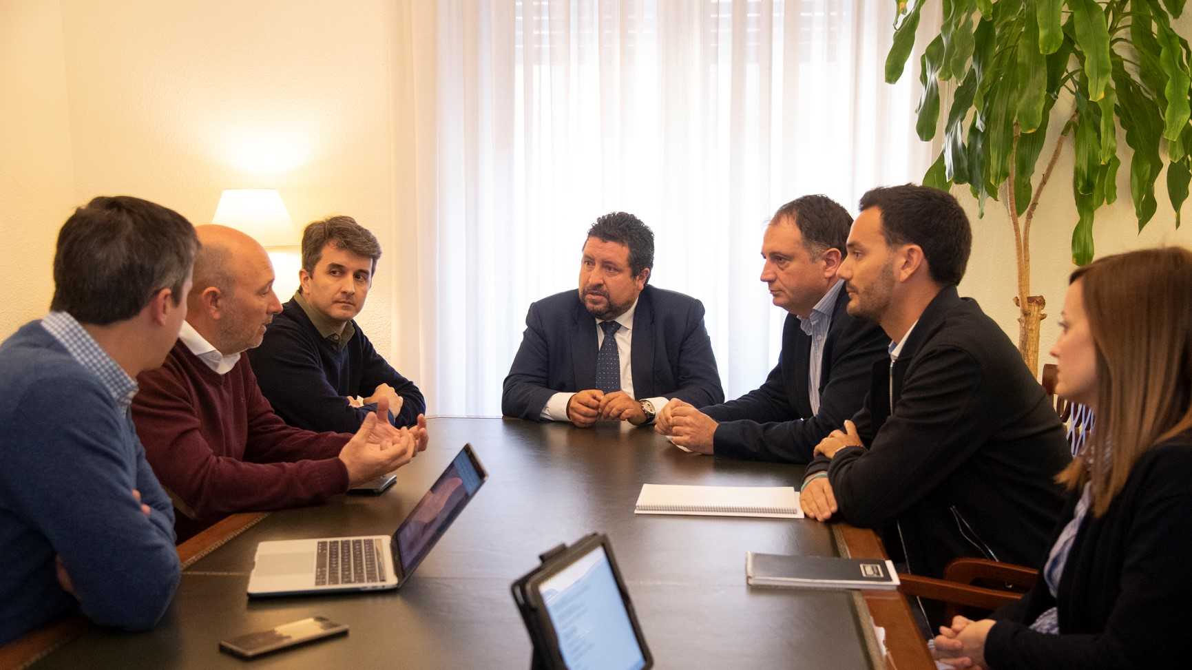 La jornada sobre tecnología 'Hackathón' sale de ruta a Vinaròs, Segorbe y Vall d'Alba