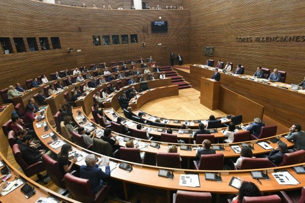 Una diputada de Vox en Les Corts declara 4,6 millones en participaciones en empresas familiares