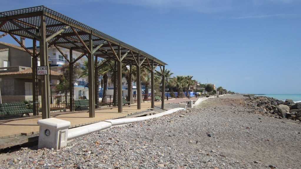 Ecologistas en Acción suspende a toda la costa de Castellón y le otorga 'Bandera Negra'