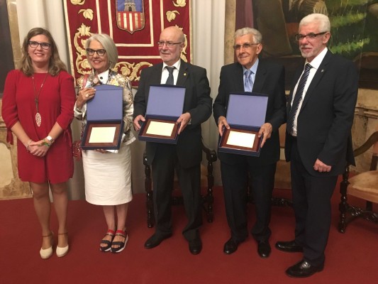 El Colegio Médico concede sus máximos trofeos a los doctores Couce, Bertomeu y Martín Arenós