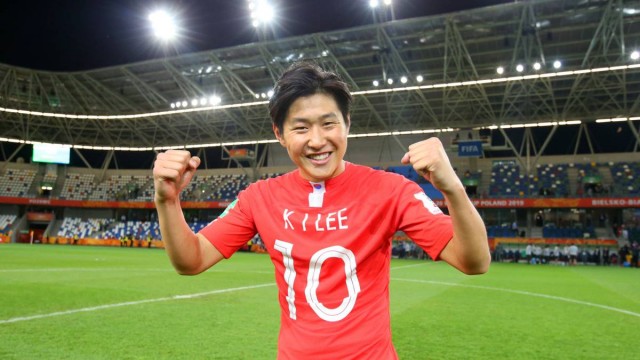 Kangin Lee por Youtube
