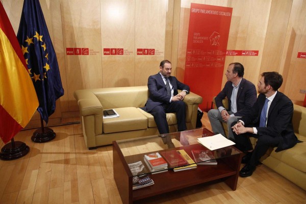 Ábalos no descarta sacar adelante la investidura con la abstención de los independentistas