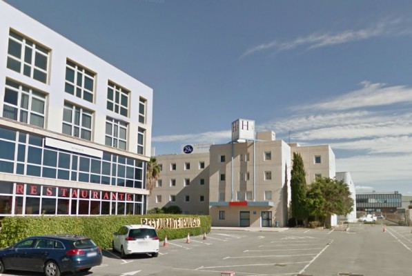 Aliseda pone en venta el hotel 'low cost' frente a Mercalicante tras la quiebra de la empresa
