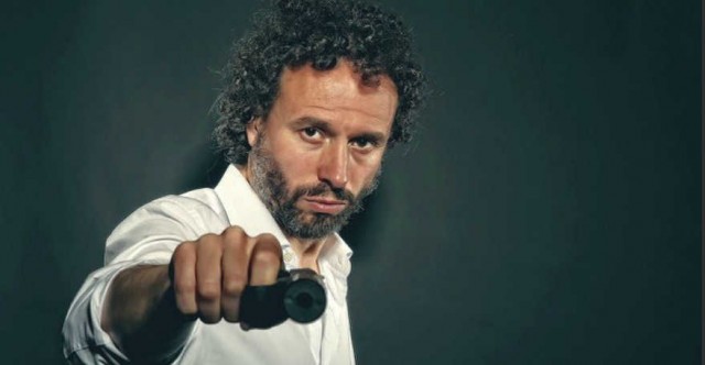 El actor Manu Badenes comparte sus reflexiones con su punto cómico en 'Las Noches del Museu'