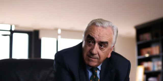 Fomento propone como árbitro para El Prat al mismo negociador del conflicto de la estiba