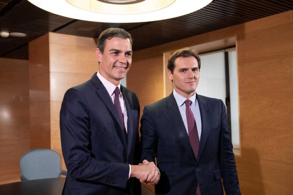 Albert Rivera reitera a Pedro Sánchez que Ciudadanos no apoyará su investidura