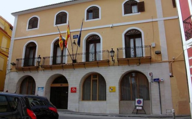 El enfrentamiento entre el PSOE y Compromís en Callosa pone en bandeja el gobierno al PP