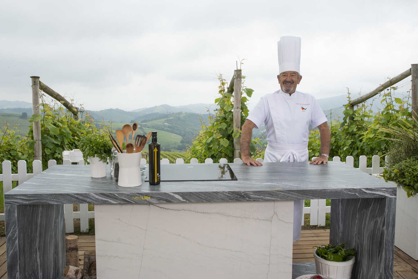 La firma castellonense Neolith protagoniza la nueva cocina de verano de Karlos Arguiñano