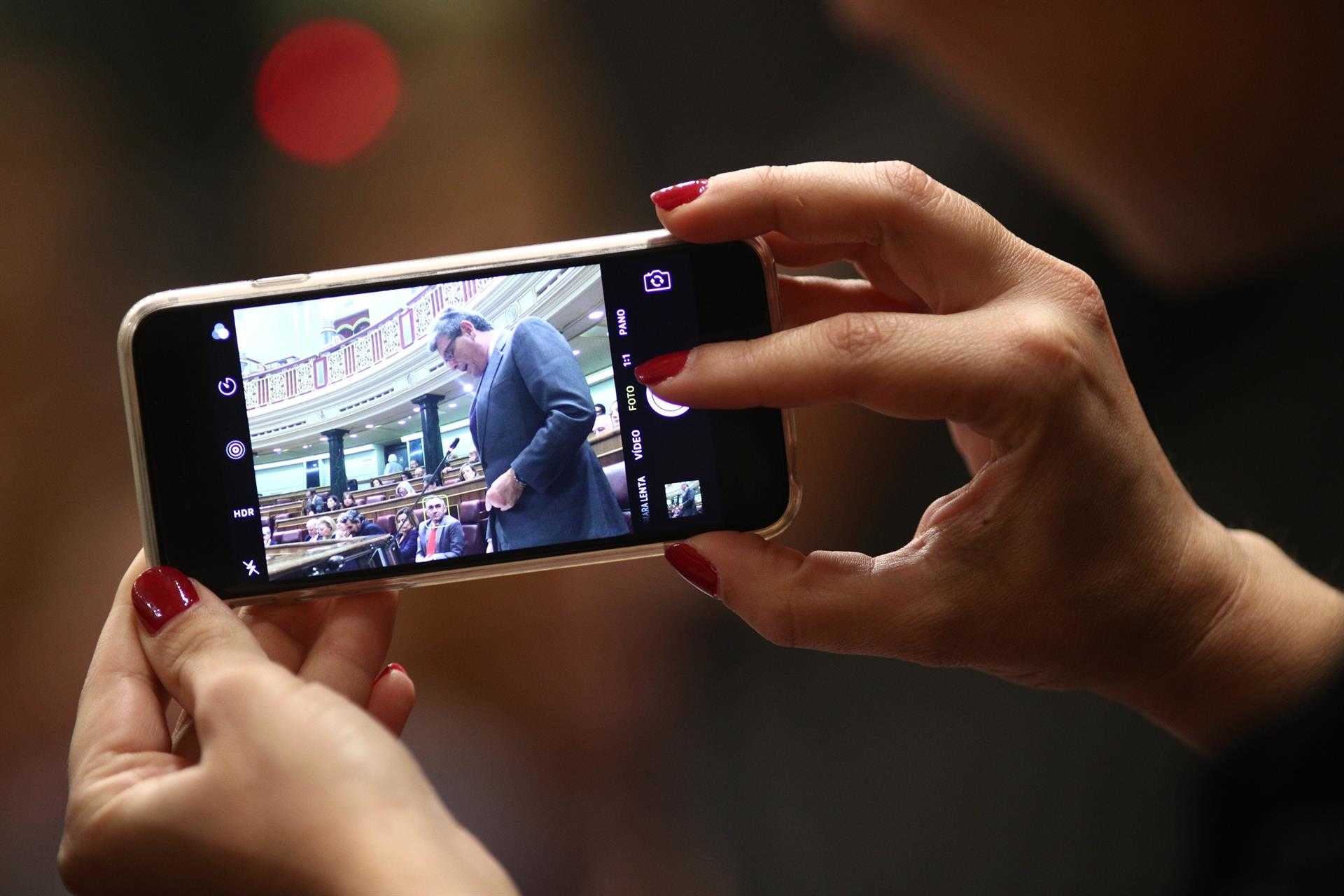 El Congreso recauda 110.000 euros con la venta de móviles y tabletas a diputados de la pasada legislatura
