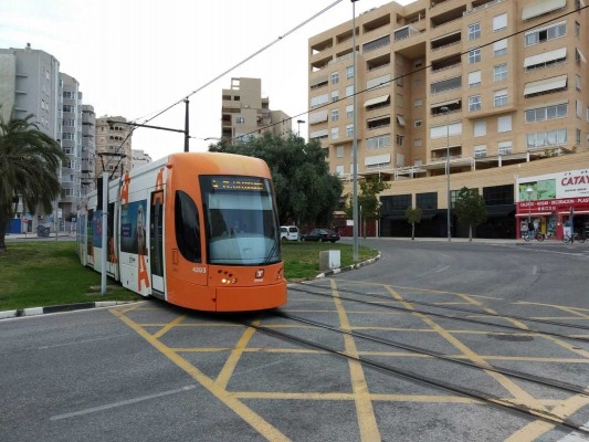 El TRAM ofrece este sábado servicios especiales nocturnos para atender la demanda por el Desfile del Ninot