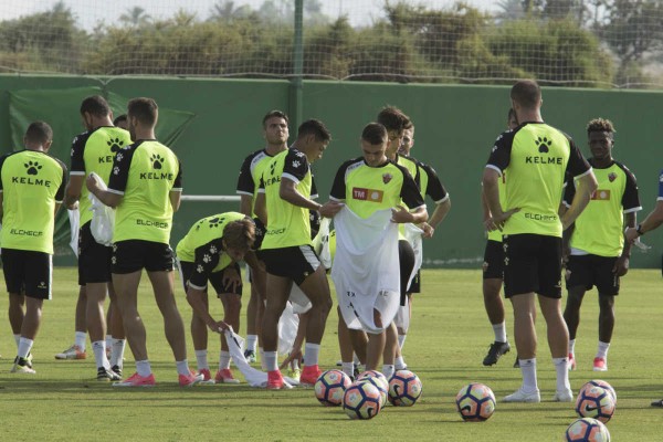 El Elche quiere confirmar sus aspiraciones en Sabadell

