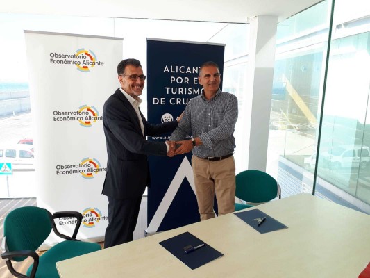 El Observatorio Económico y la Asociación por el Turismo de Cruceros cooperarán por Alicante
