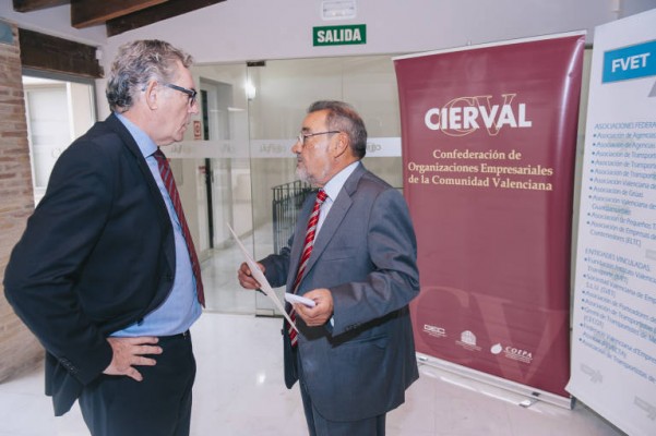 El secretario general de Cierval demanda a la patronal para pedir más finiquito