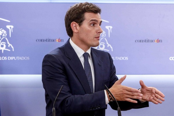 Rivera dice al Rey que hará una oposición 