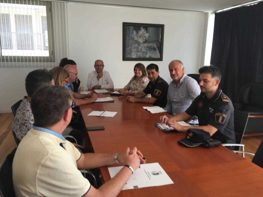 Cien agentes de Policía Local combatirán el consumo de alcohol en la calle en Fogueres