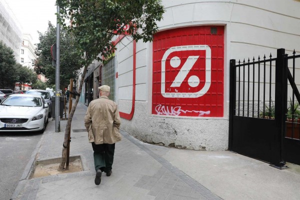 Dia planea cerrar 31 tiendas en junio en la Comunitat ante la falta de ofertas de compra