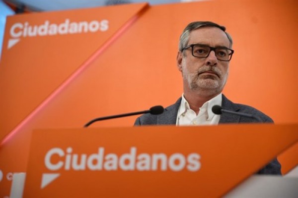 Cs achaca a personalismos su crisis en la Comunitat y avisa de que no regalará sus escaños a los críticos