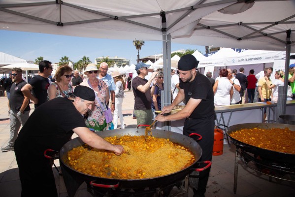 Chef Amadeo reina en la Fideuà de Gandia 
