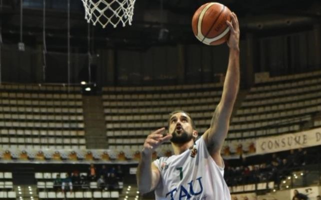 Romà Bas, tercer jugador que renueva con el TAU
