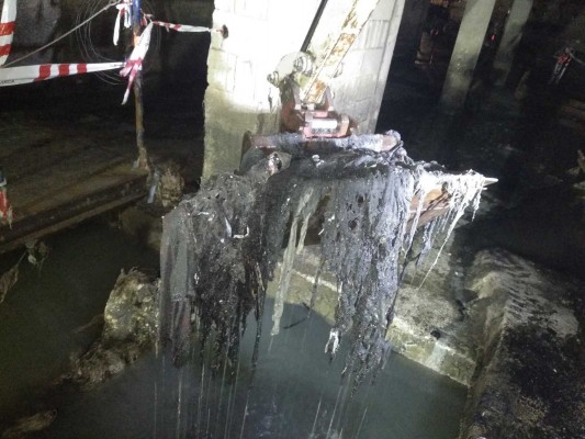 València purga sus intestinos: retira más de 6.000 toneladas de basura del Colector Norte