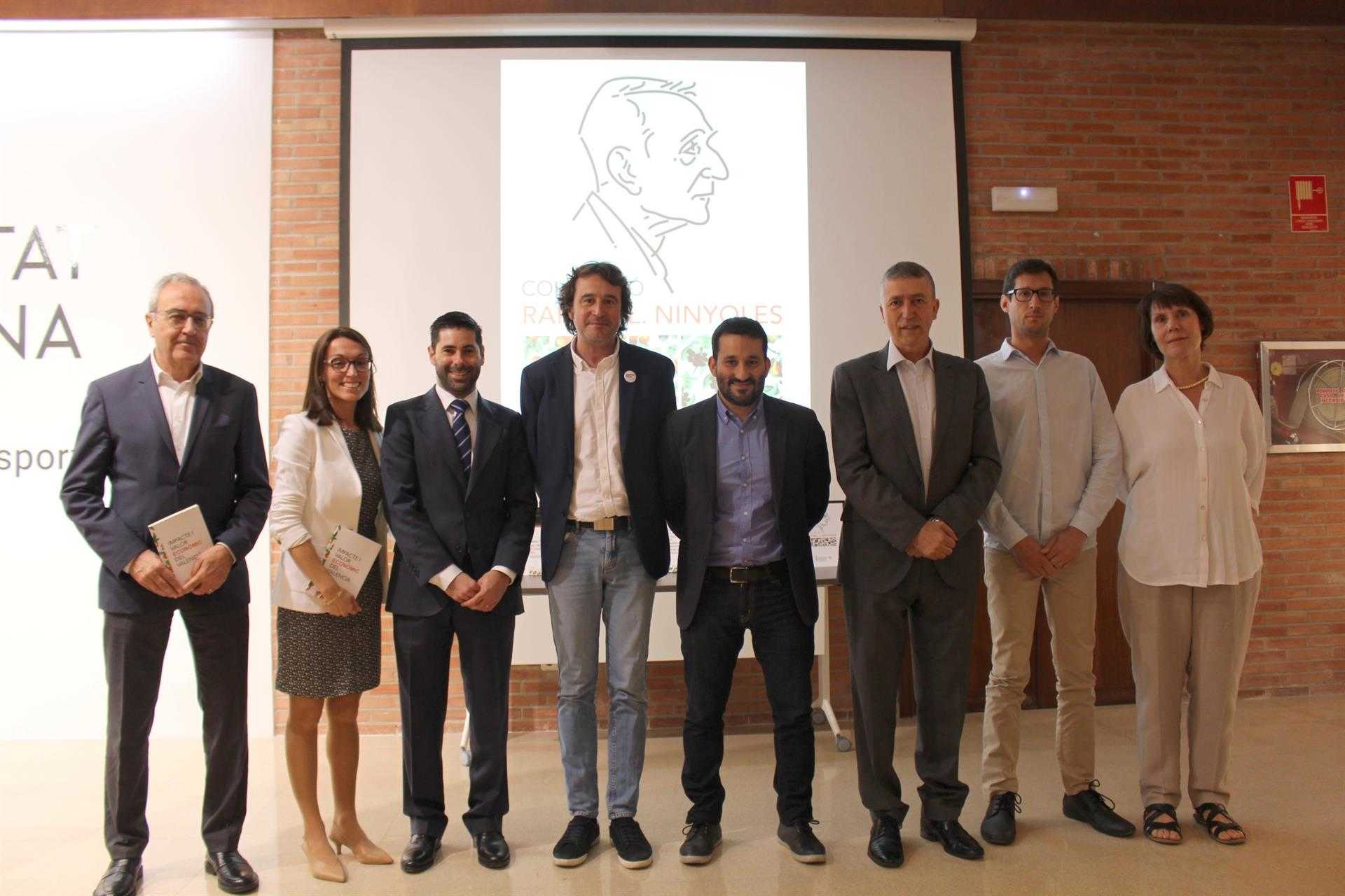 Las actividades relacionadas con el valenciano aportan casi el 3% del empleo y el 2,1% del PIB