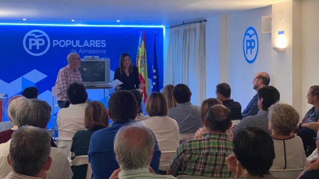 Tormo asegura en una asamblea junto a militantes del PP que 