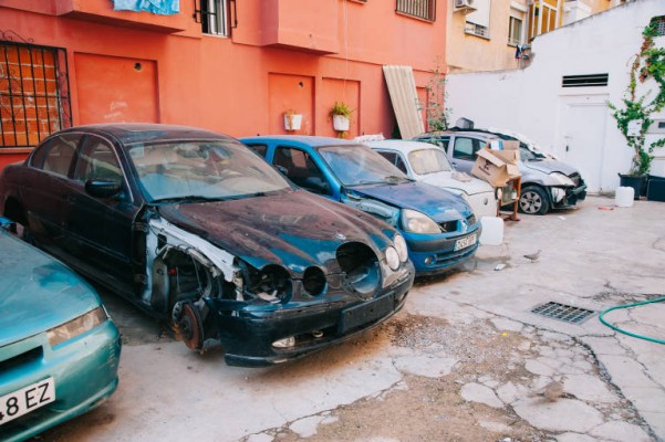 EU exige al Ayuntamiento un plan de limpieza y mantenimiento urgente para el barrio de Benicalap