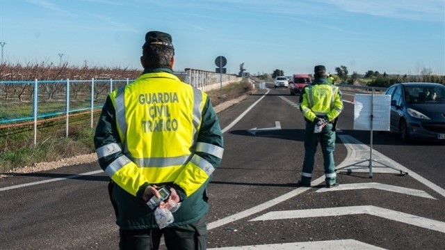 La DGT realizará 25.000 pruebas diarias de alcohol y drogas a conductores hasta este domingo