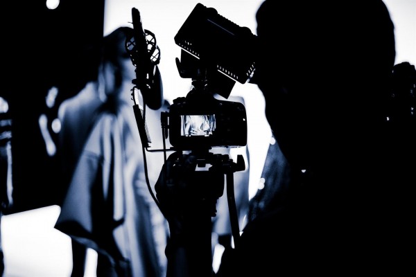 La Mesa del Audiovisual Valenciano, preocupada por la reducción de la actividad en el sector