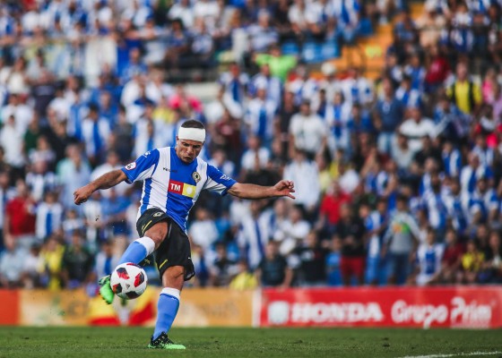 Juli, 'most valuable player' del partido y siete grapas en la cabeza como premio