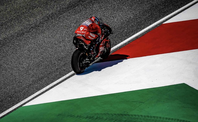Petrucci arriesga y logra su primera victoria en MotoGP

