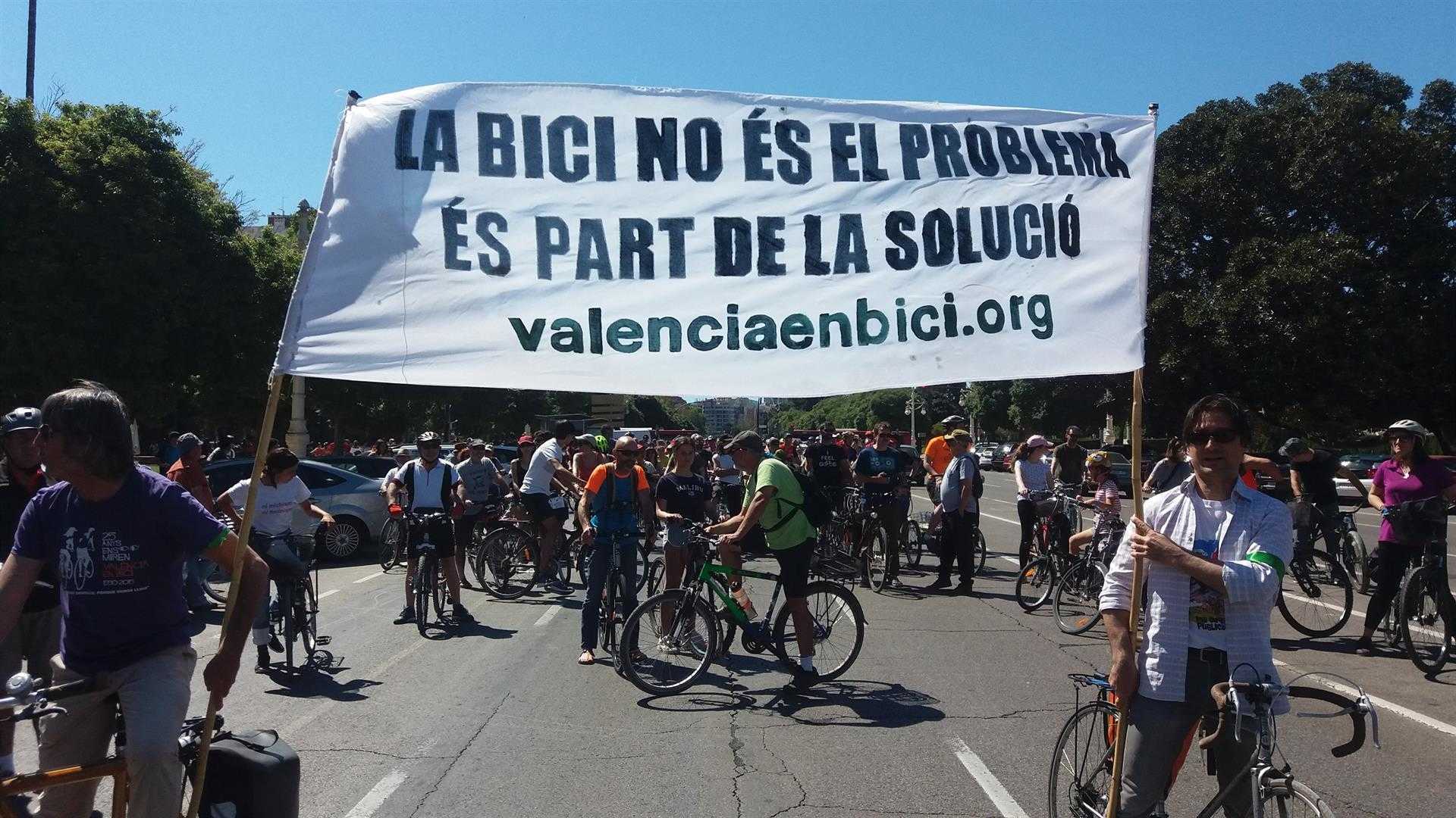 Las bicicletas toman València para celebrar el auge del transporte sostenible

