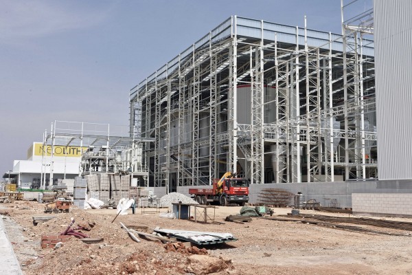 Esteve, ex Levantina, da un nuevo salto con una atomizadora en Almassora y un nuevo centro logístico en Madrid 