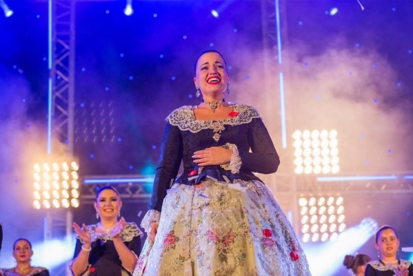 Carolina Irles Morell y Alma Argilés Aznar, reinas de las fiestas de Elche