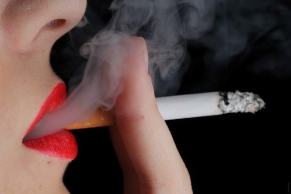 Un 23% de las españolas de entre 45 y 54 años consumen tabaco a diario, según un estudio