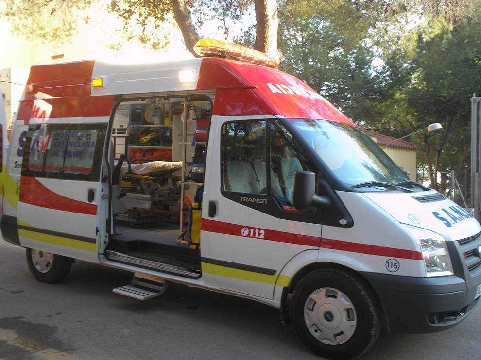 Sanidad niega que vaya a dejar de enviar ambulancias a las zonas de interior