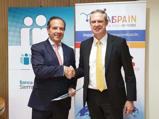 Cajamar renueva su convenio con Chemicals from Spain para internacionalizar sector químico