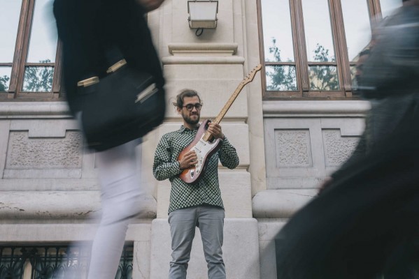 Los músicos callejeros de València quieren soluciones (y no multas)