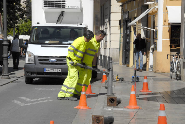Cs exige que se estudie la colocación de bolardos en zonas de gran afluencia en València