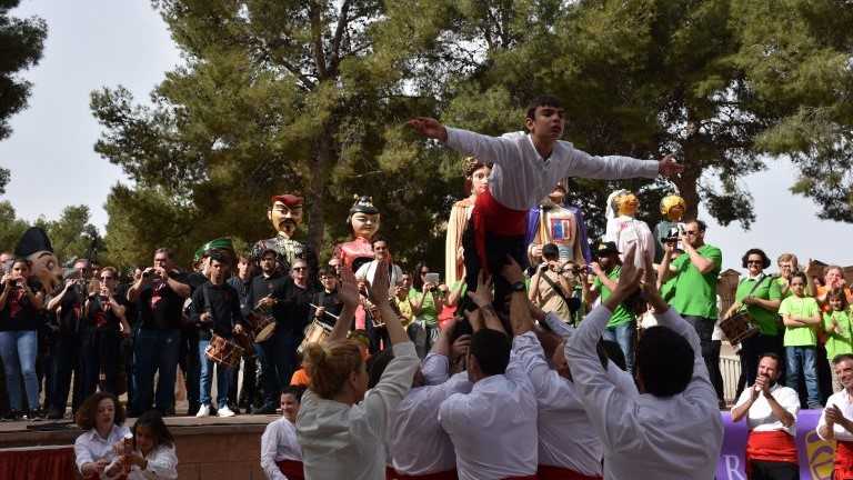 El vaixell de les Trobades d'Escoles en Valencià atansa a Navaixes i Rossell 