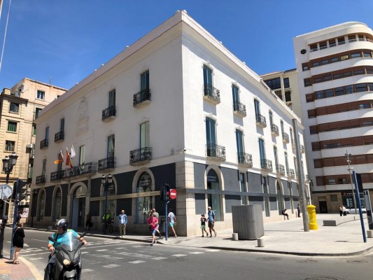 Alicante persiste en el alquiler del Palas sin despejar planes de compra