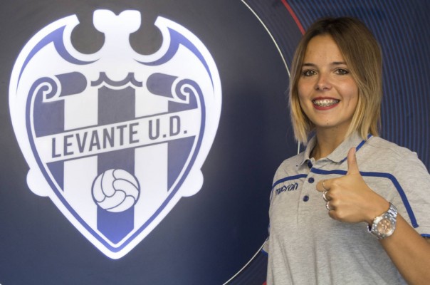 Claudia Zornoza renueva con el Levante hasta 2021