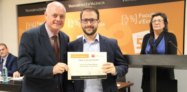 El mejor talento contable y financiero de la Universitat de València es premiado por Comeva