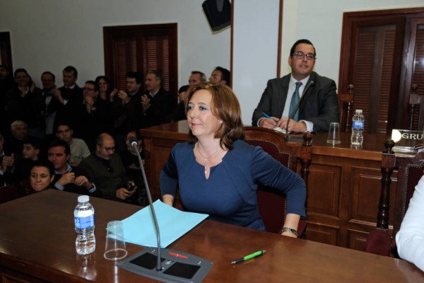 26M en Almoradí: María García (PP) roza la mayoría absoluta a falta de un edil 