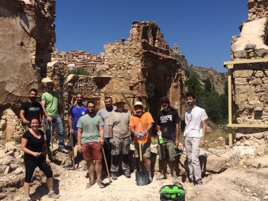 El convento de San Guillermo de Castielfabib vuelve a recupera un poco de vida este verano