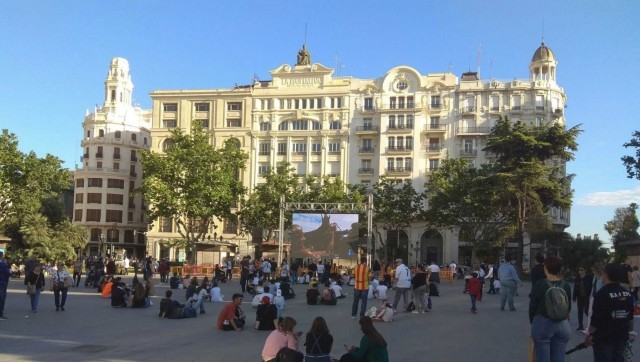 Valencia calienta motores en las horas previas a la final

