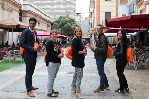 Marín-Buck cierra la campaña apelando al voto útil, 