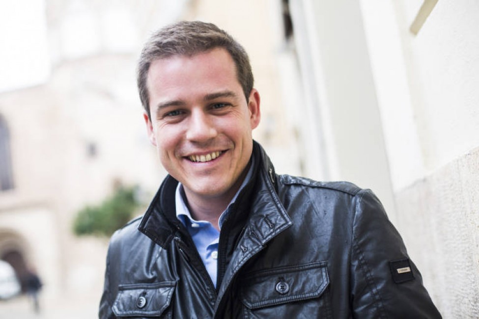 El socialista Roger Cerdà seguirá como alcalde en Xàtiva. Foto: EVA MÁÑEZ - 