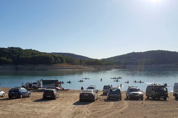 Onda consigue el permiso de la CHJ para crear
un embarcadero en el pantano del Sichar