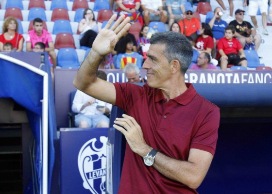 Muñiz dio la alternativa en Primera a Postigo, Chema, Bardhi, Doukouré y Boateng
